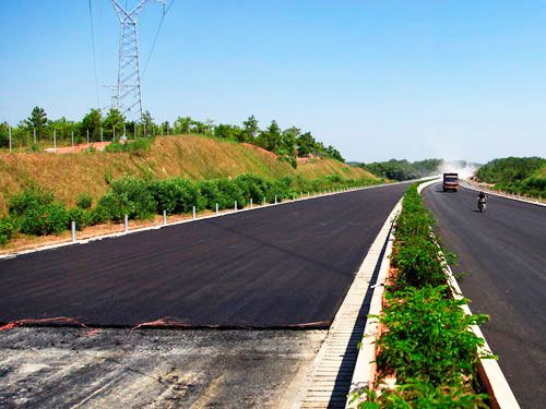 廣州至昆明高速公路部分路段